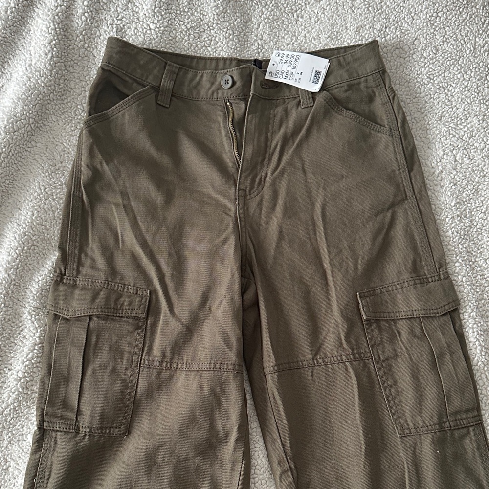 H&M Women's Olive Cargo Pants